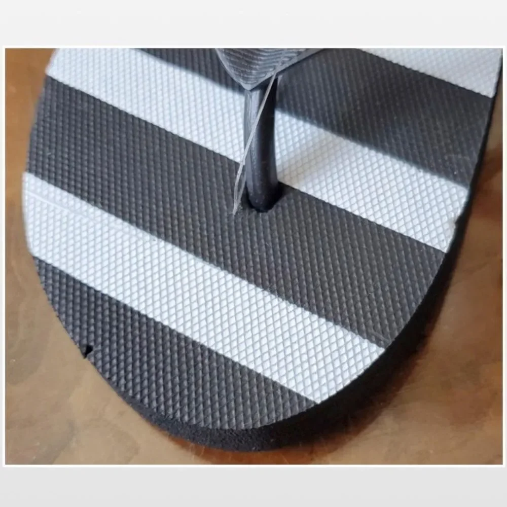 New Women Flip Flops Black & White Striped Sandals